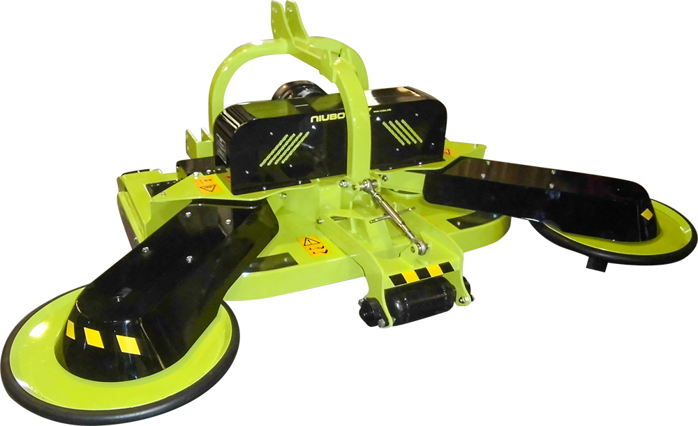 Desbrozadora de anchura de trabajo variable para desbrozar la hierba en frutales y viñedos para tractores de 40 a 80 CV.